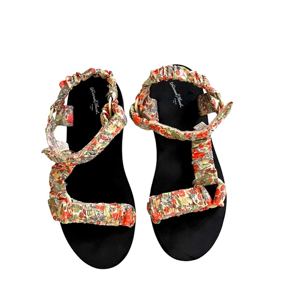 Universal Threads Women’s Sandals Floral Print Size 9 - Picture 2 of 6